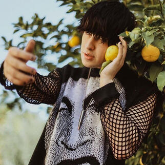 Avery (Aves) 26 | They/He Masc Enby Lesbian | Agender/Non-binary CST | American